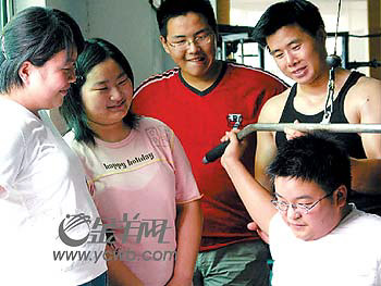 编 号: 1657492
摄影作者:
文件名:yzbzph59319.jpg
文件大小:40K
高 X 宽:263 X 350
说明:yzbzph59319.jpg