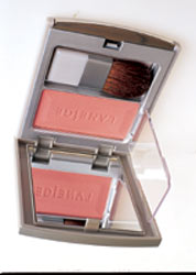 彩妆:纠错日常妆 本季流行轻松学