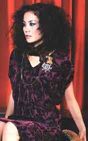 彩妆:“菲”派靓丽妆容完全接触