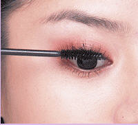 彩妆:电力十足,令人怜爱的桃花眼