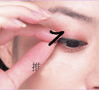 彩妆:电力十足,令人怜爱的桃花眼